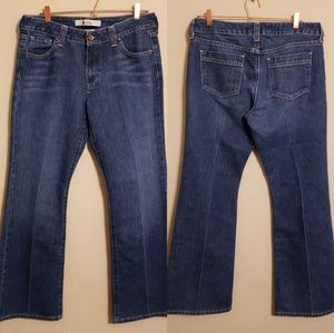 Gap + Curvey Fit Flare + Med Wash + SZ 14